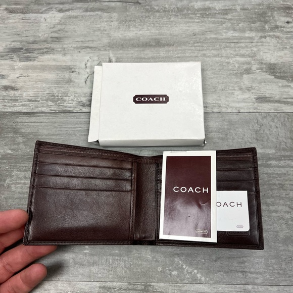 Coach NWT Brown Leather Double Billfold Wallet - Picture 2 of 8
